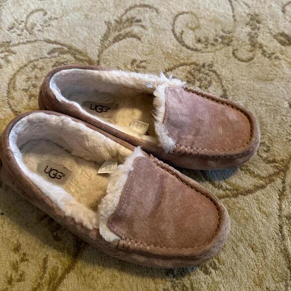 Ugg Moccasins - Picture 1 of 5